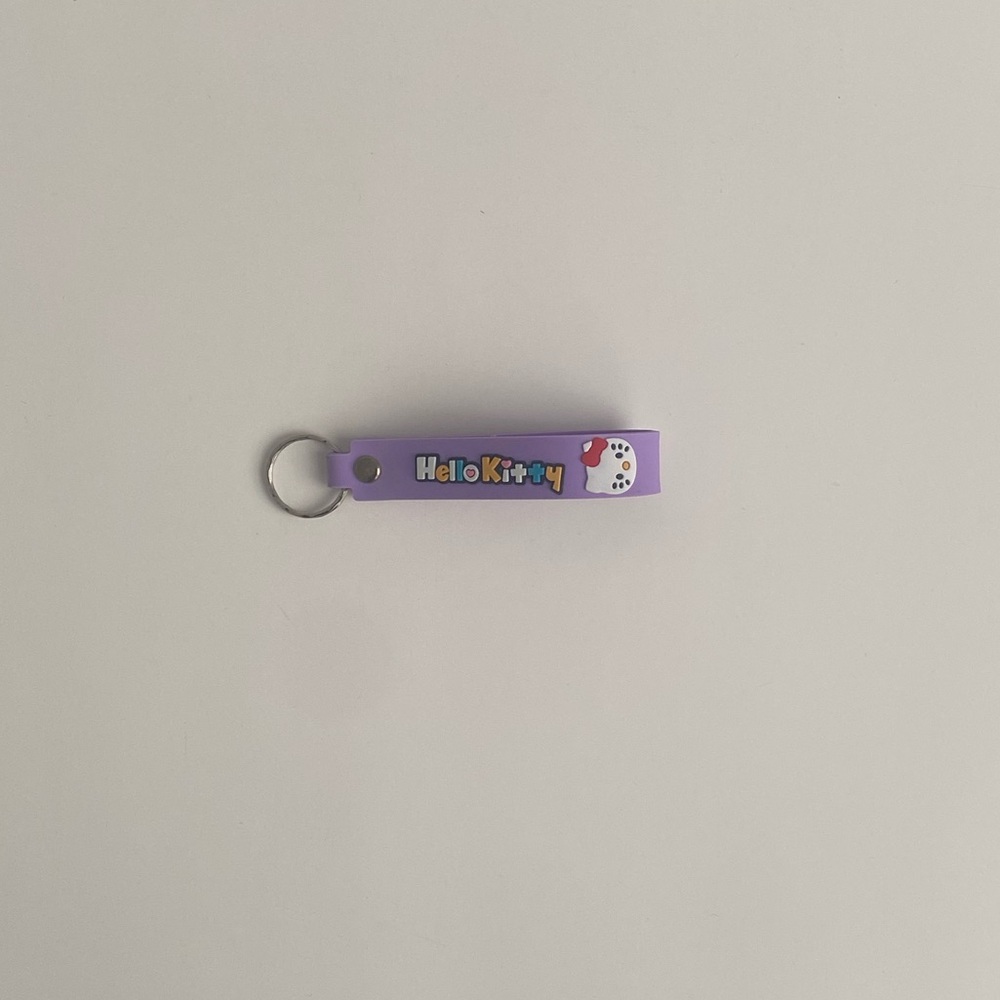 Hello Kitty Purple Keychain - Picture 1 of 3
